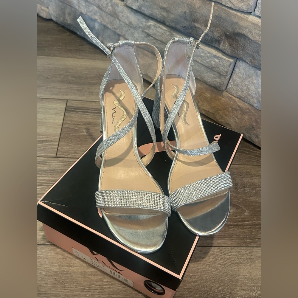 EUC Nina Neville Sandal - Picture 3 of 9